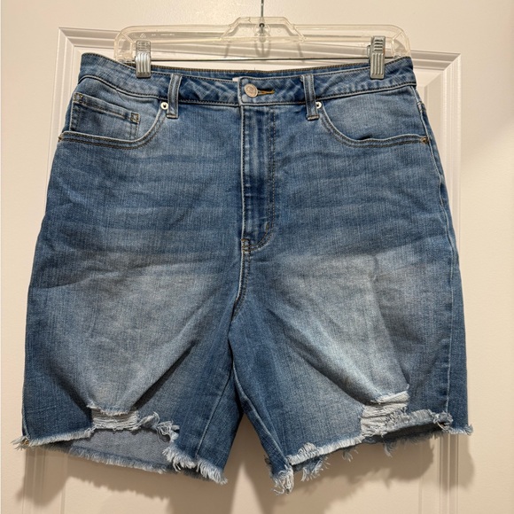 Forever 21 Pants - Forever 21 Shorts size 31